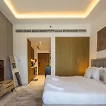 Luxury Stylish Studio In Azizi 63