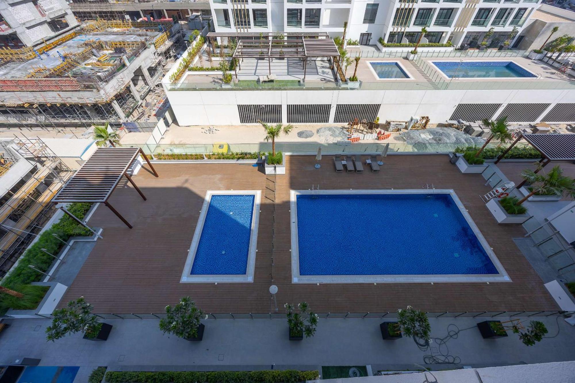 Apartment Luxury Stylish In Azizi 63 *