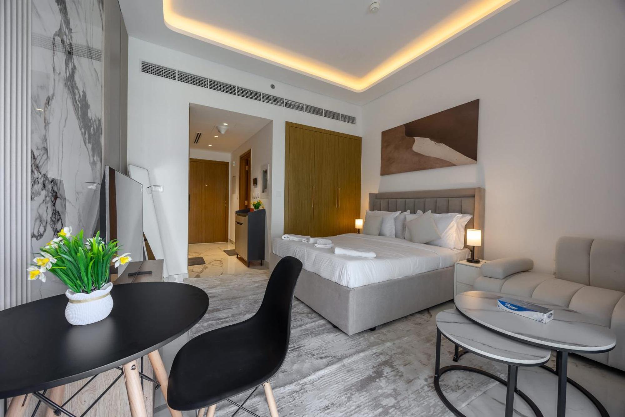 Luxury Stylish In Azizi 63